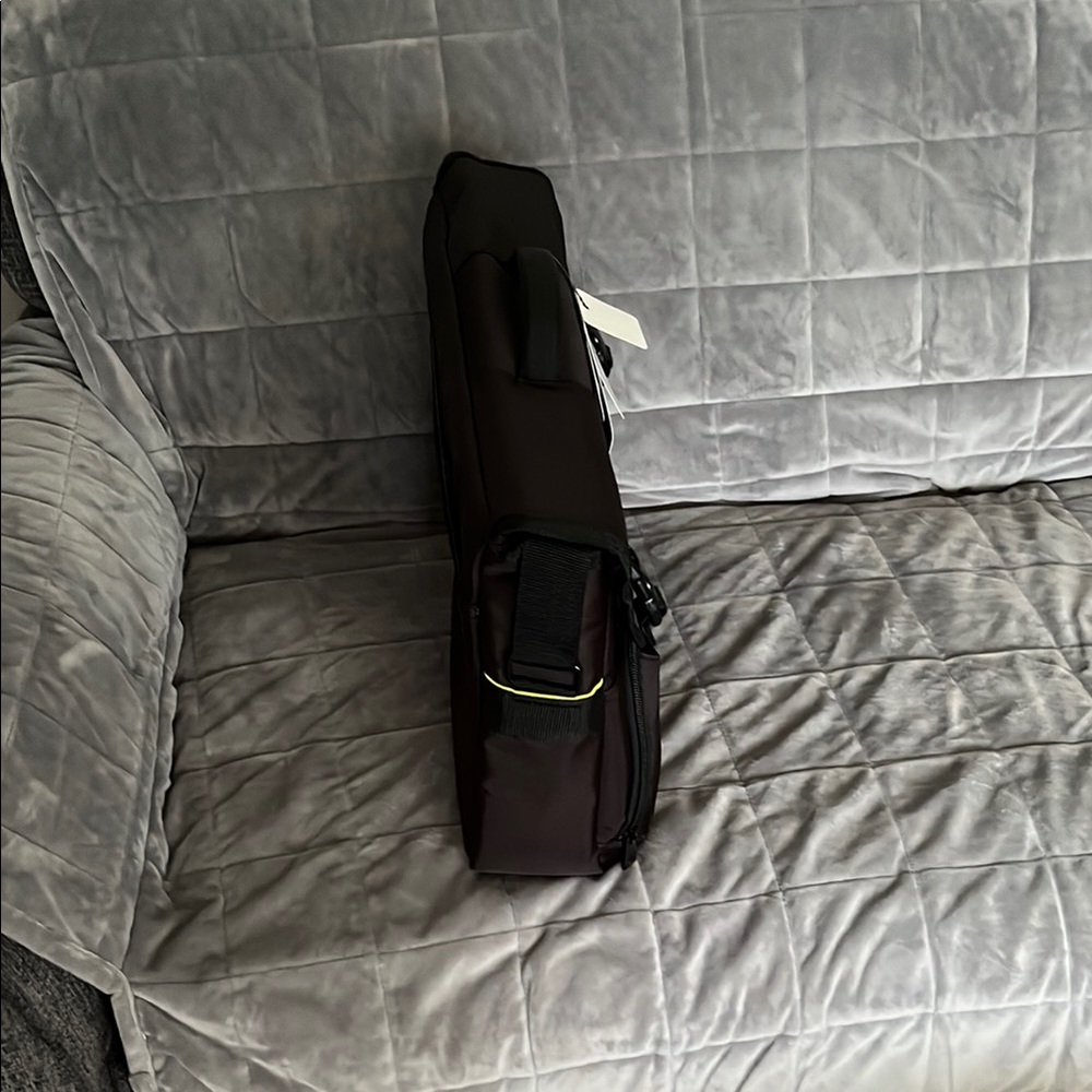Targus Black Professional Laptop Bag with Padded Protection - Picture 8 of 12